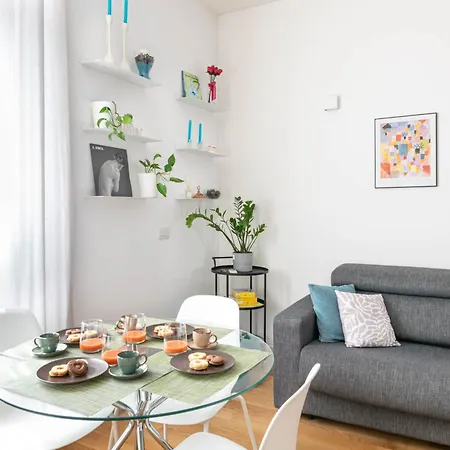 Corner 15 - 5 Min Dalla Stazione דירה *